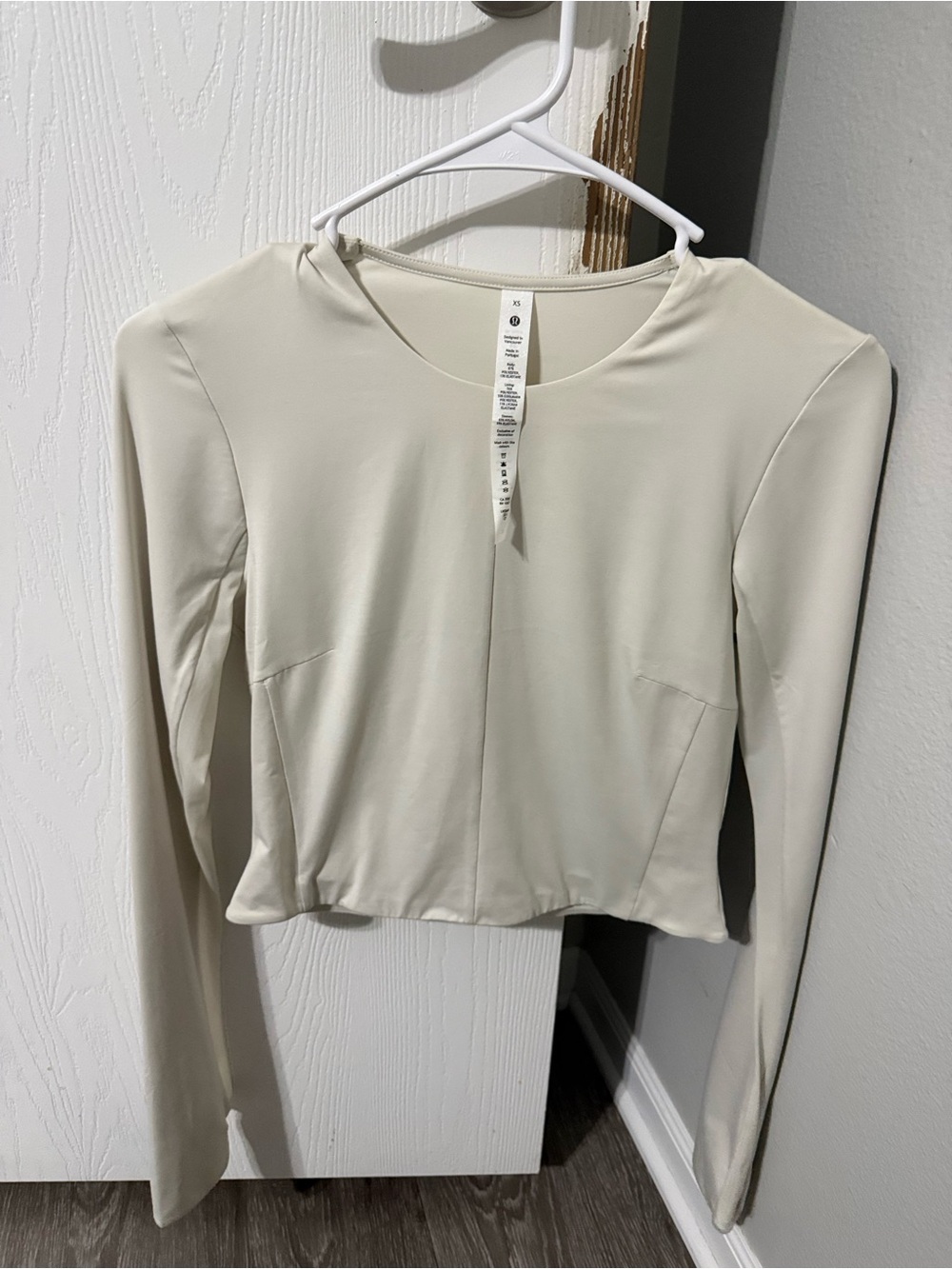 lululemon athletica Cream Long-Sleeve Cropped Top